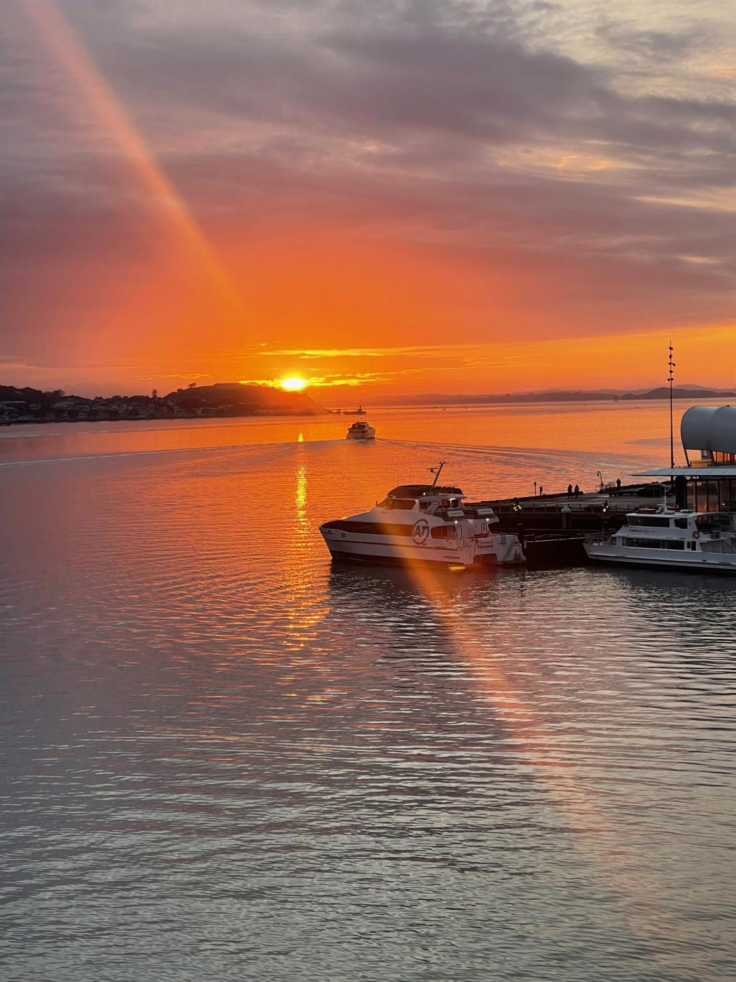 Penthouse Apartment With Stunning Harbour Views Auckland Exteriör bild