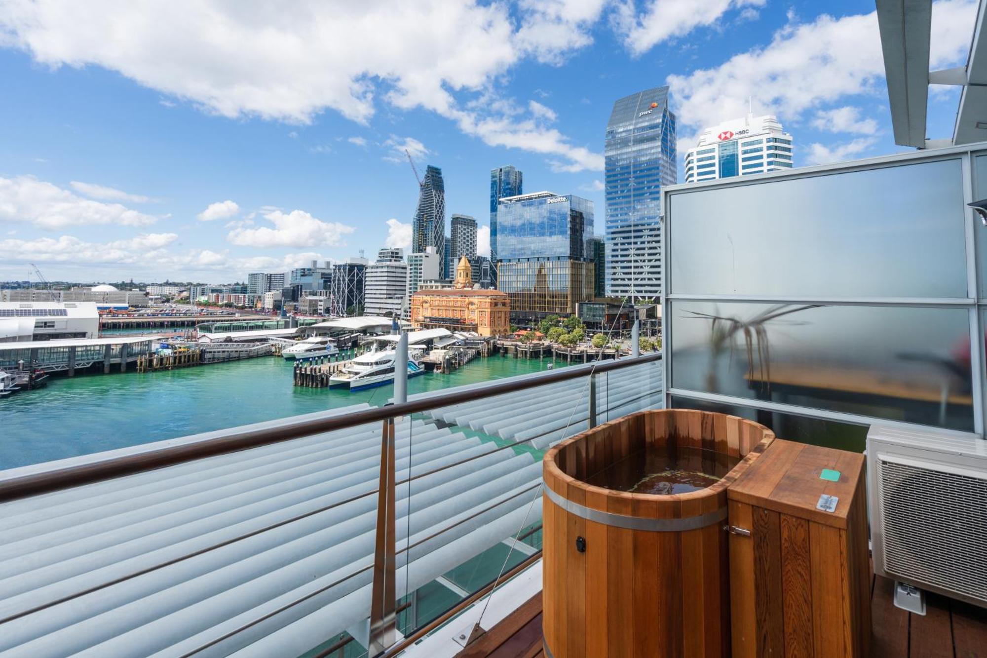 Penthouse Apartment With Stunning Harbour Views Auckland Exteriör bild